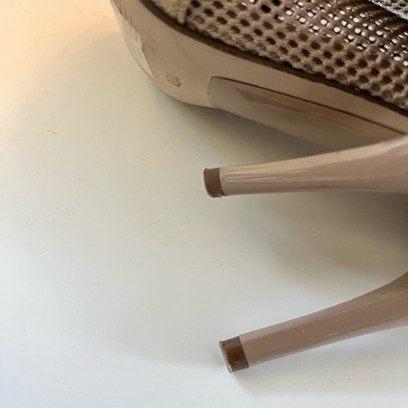 Guess Leather & Mesh heels Size 6 1/2 - Picture 4 of 7